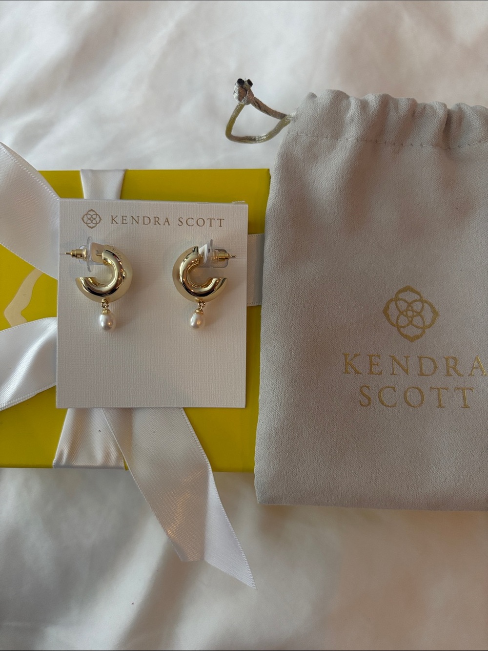 Kendra Scott Oakland Pearl Gold Huggie Earrings - Picture 7 of 10